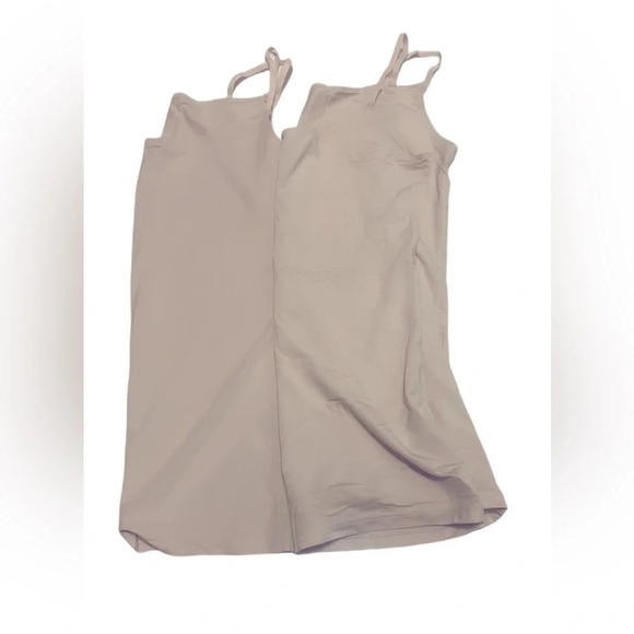 NNT 2 x Uniqlo “Airism” spaghetti seamless beige lightweight camisole tank S - Picture 2 of 2